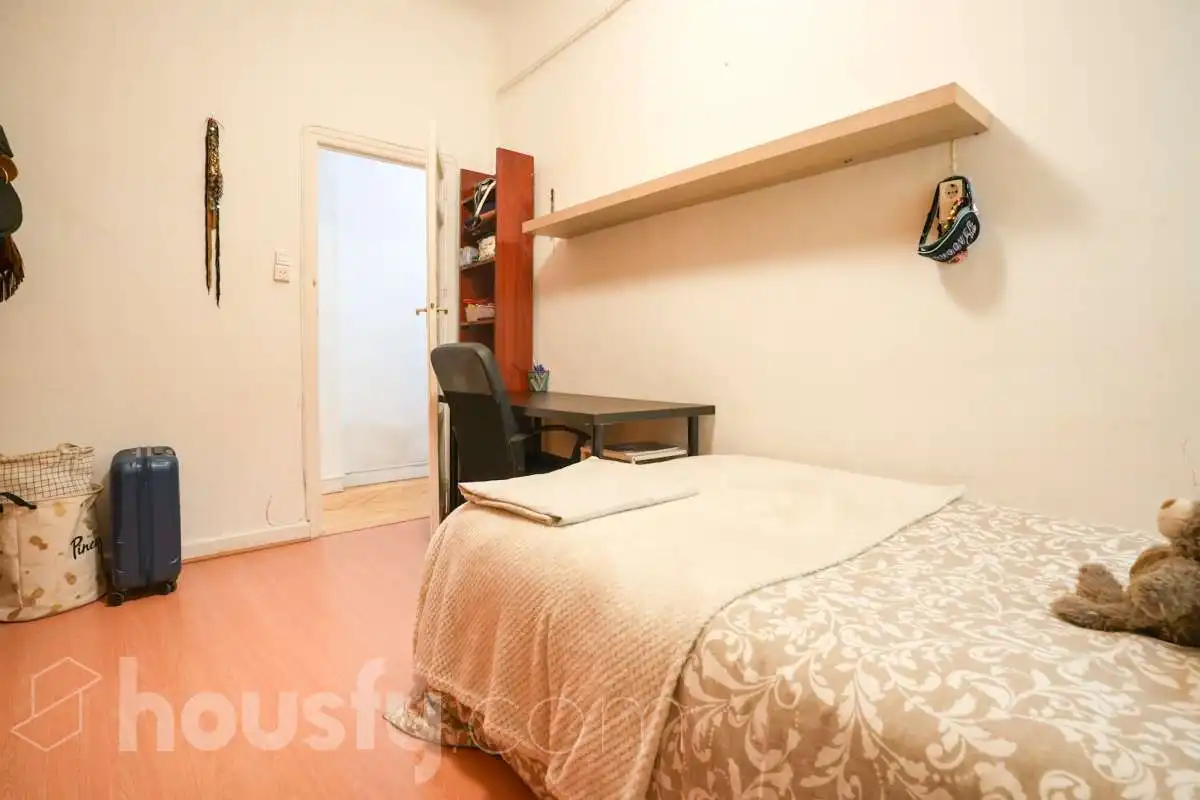 Dormitori de Pis en venda en Madrid amb Calefacció, Parquet i Moblat