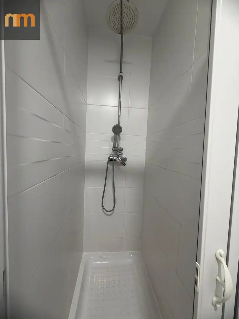 Baño de Piso en venta en Madrid con Calefacción y Jardín privado