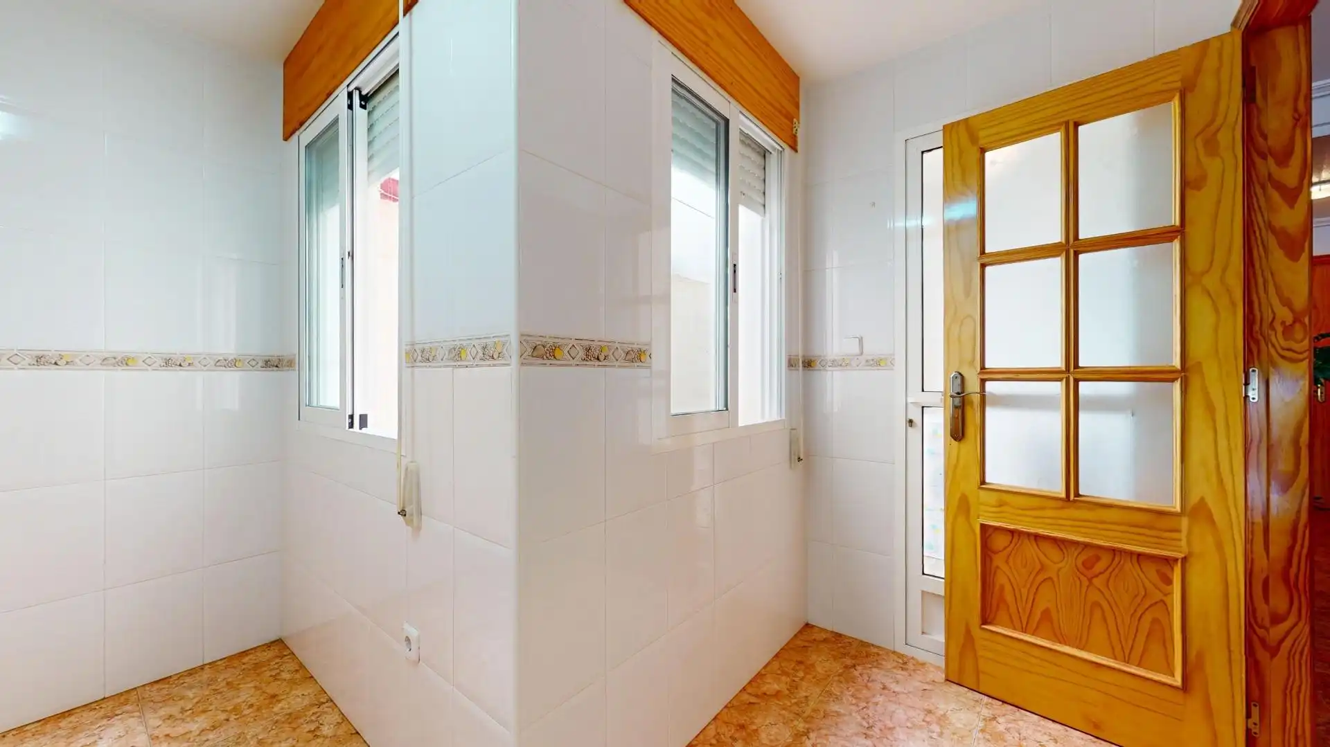 Badezimmer von Wohnungen zum Verkauf in San Pedro del Pinatar mit Terrasse, Möbliert und Balkon