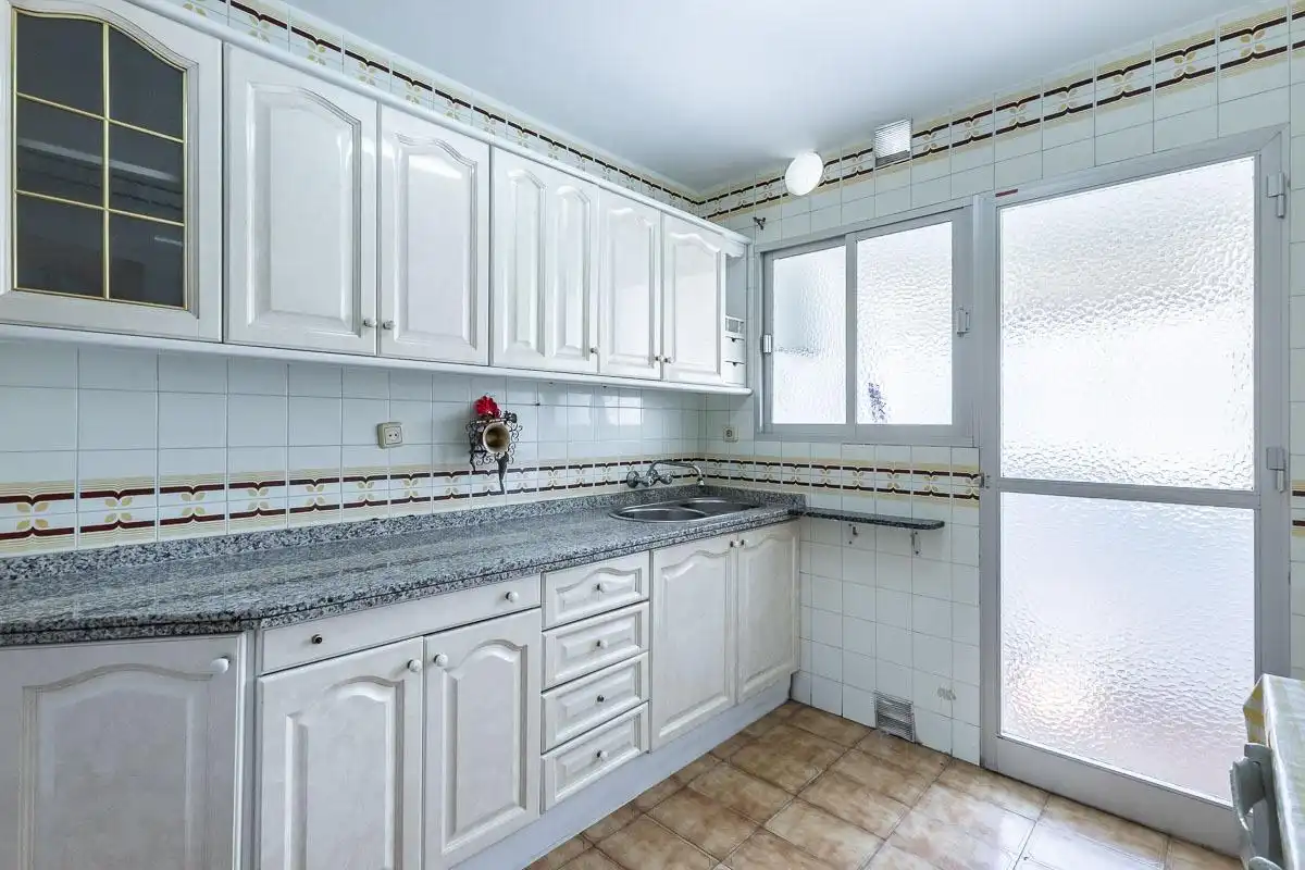 Cocina de Piso en venta en Granada con Aire acondicionado y Calefacción