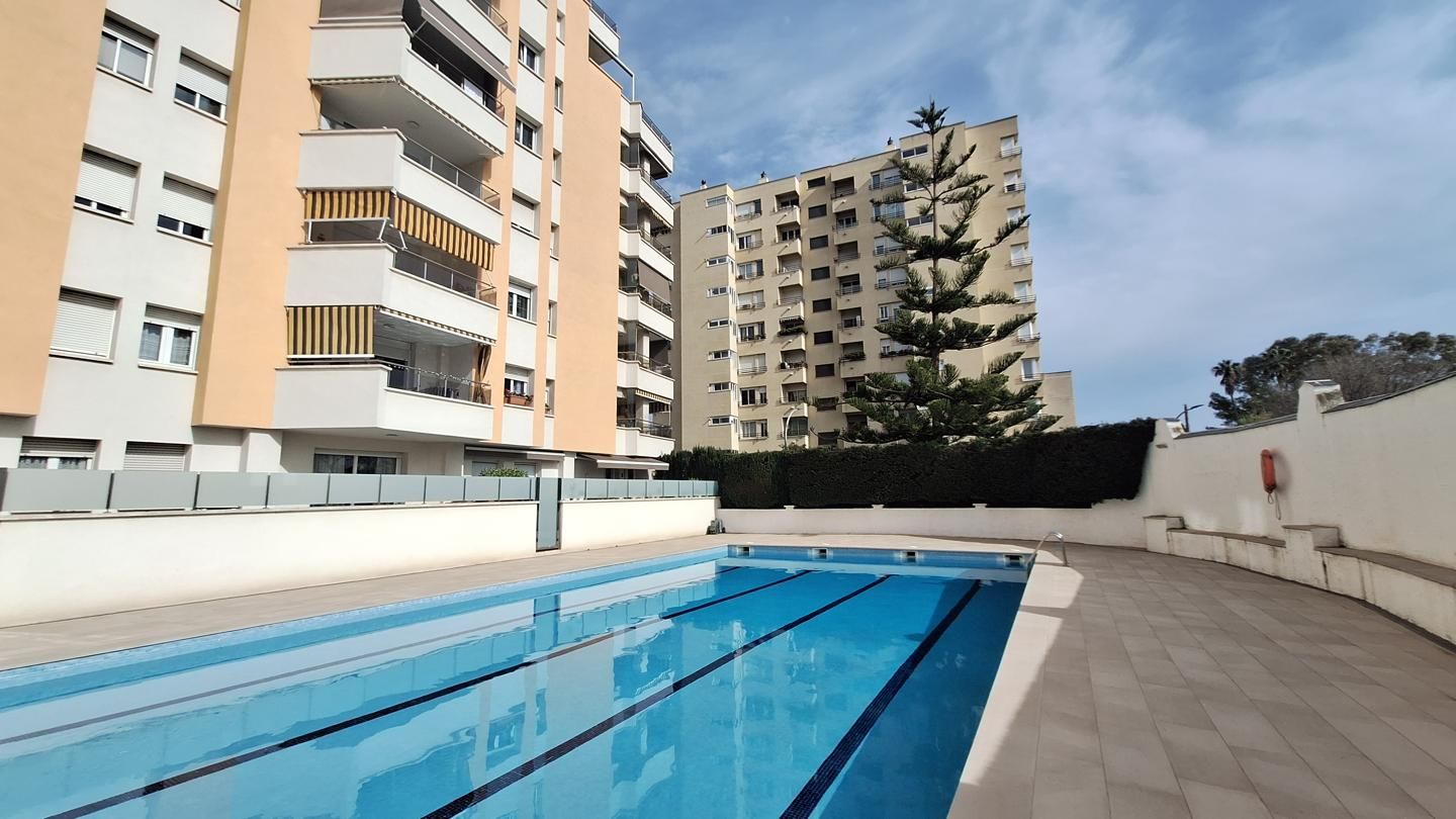 Piscina de Pis en venda en Vilassar de Mar amb Aire condicionat, Calefacció i Terrassa