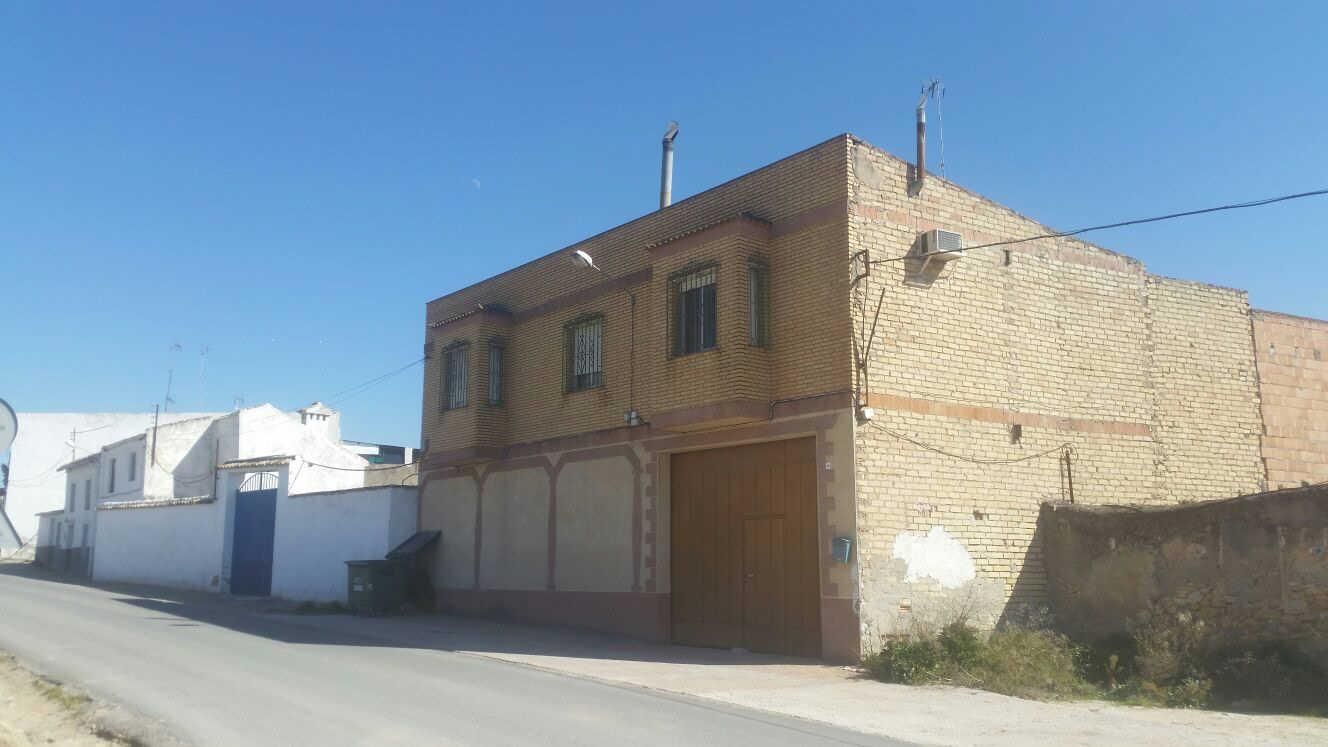 Exterior view of Building for sale in Aguilar de la Frontera