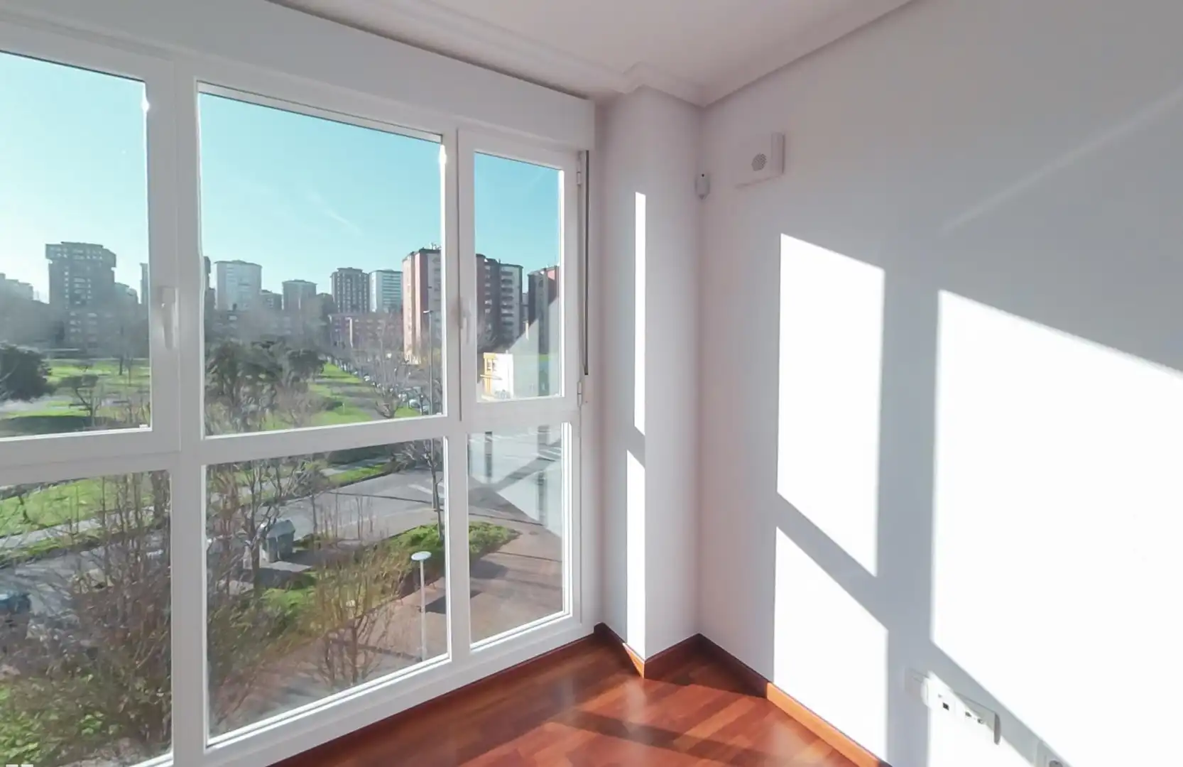 Bedroom of Flat for sale in Santander
