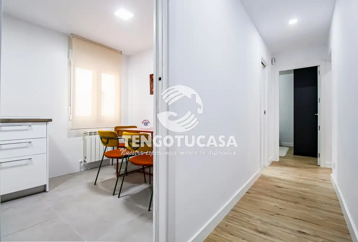 Flat for sale in Madrid  with Air Conditioner, Heating and Furnished