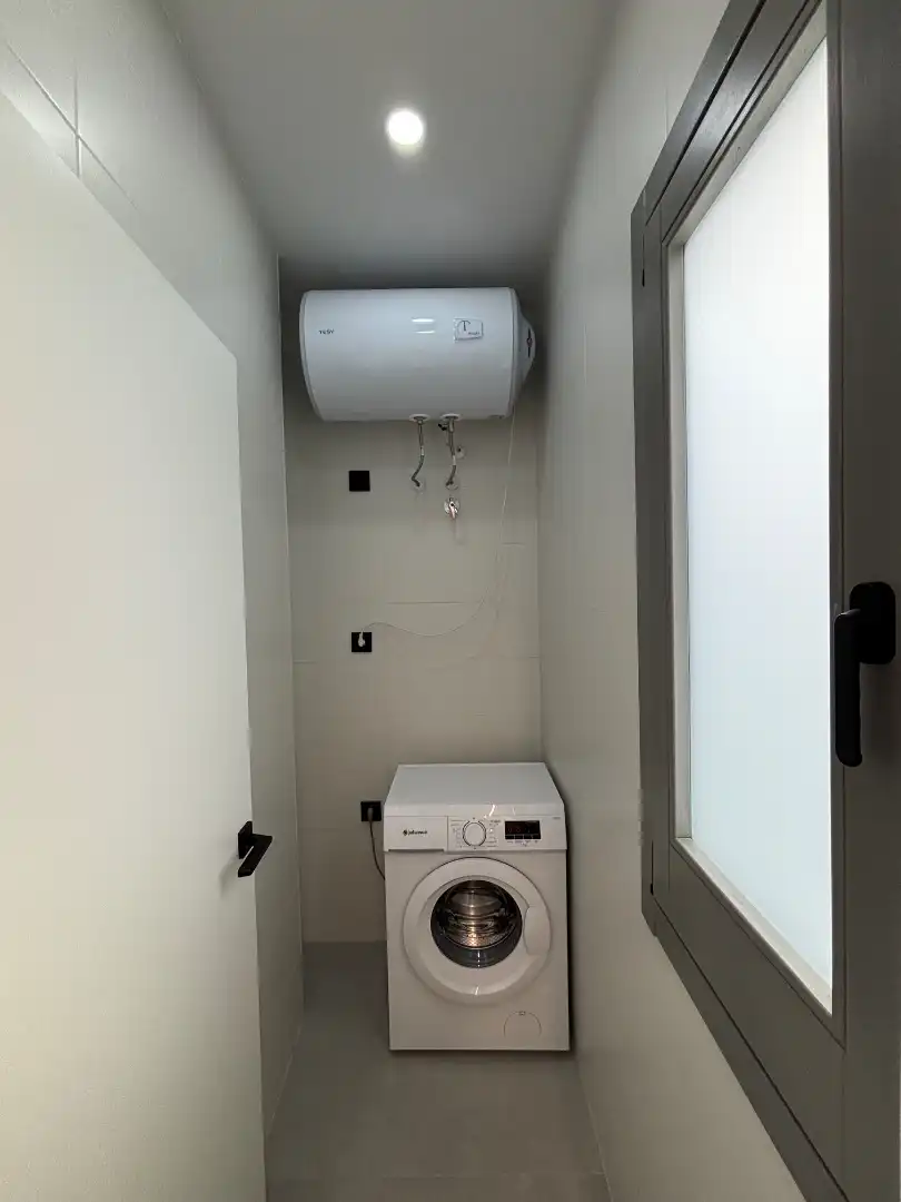 Badezimmer von Wohnung zur Miete in Granada mit Klimaanlage, Heizung und Möbliert