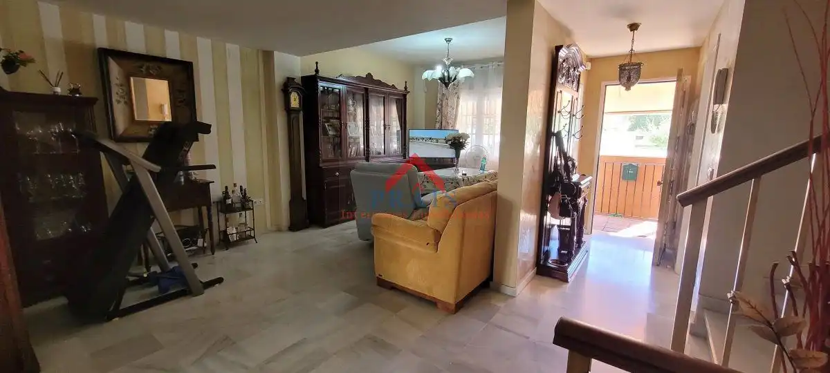 Casa adosada en venta en Utrera con Aire acondicionado, Trastero y Amueblado