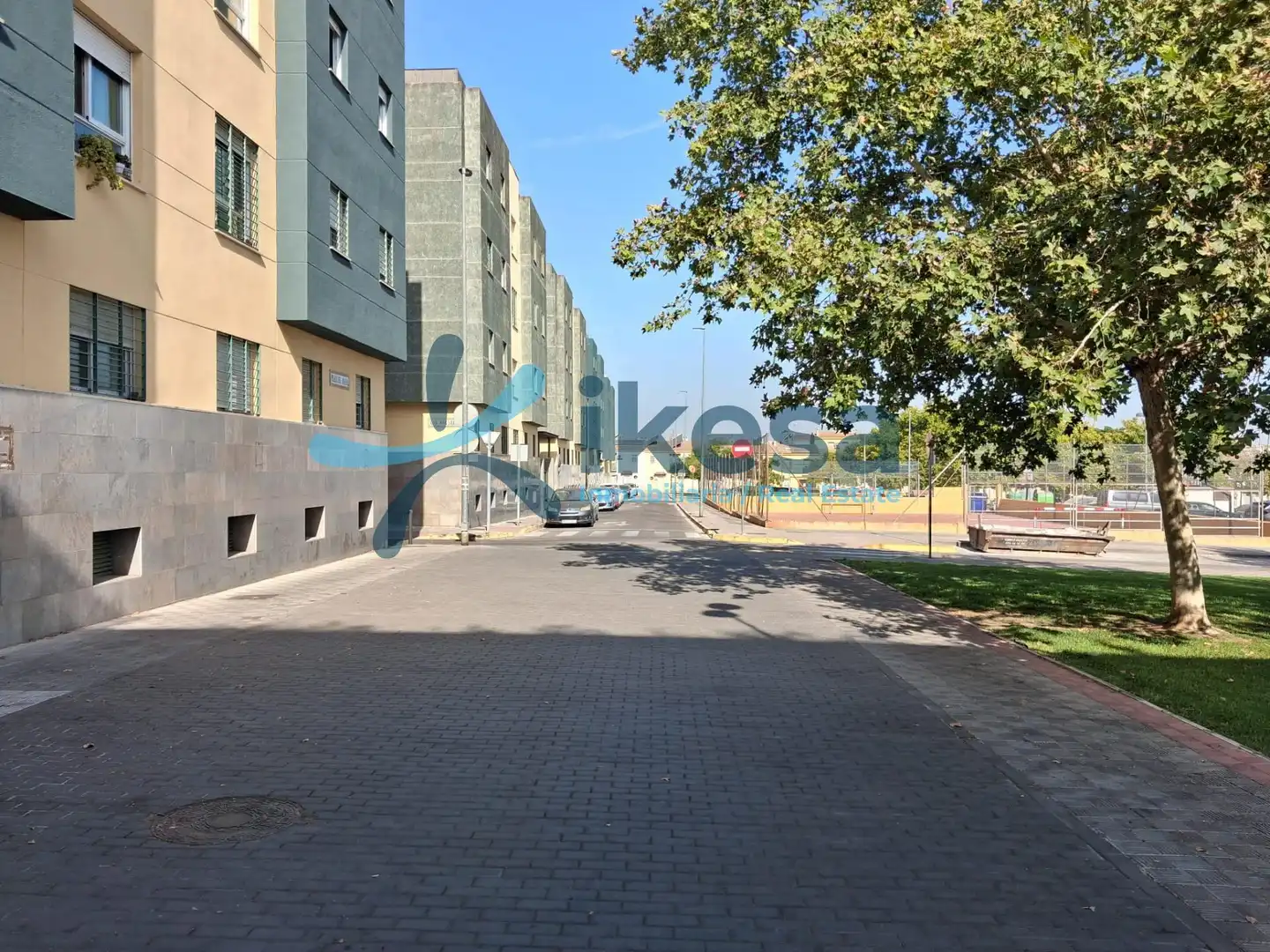 Vista exterior de Pis en venda en Dos Hermanas