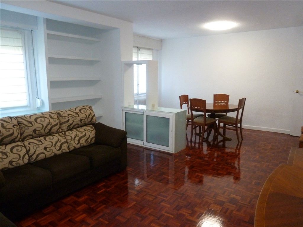 Living room of Flat to rent in  Pamplona / Iruña  with Heating, Parquet flooring and Furnished