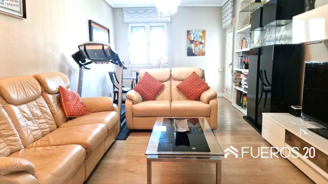 Living room of Flat for sale in Barakaldo   with Heating, Storage room and Balcony