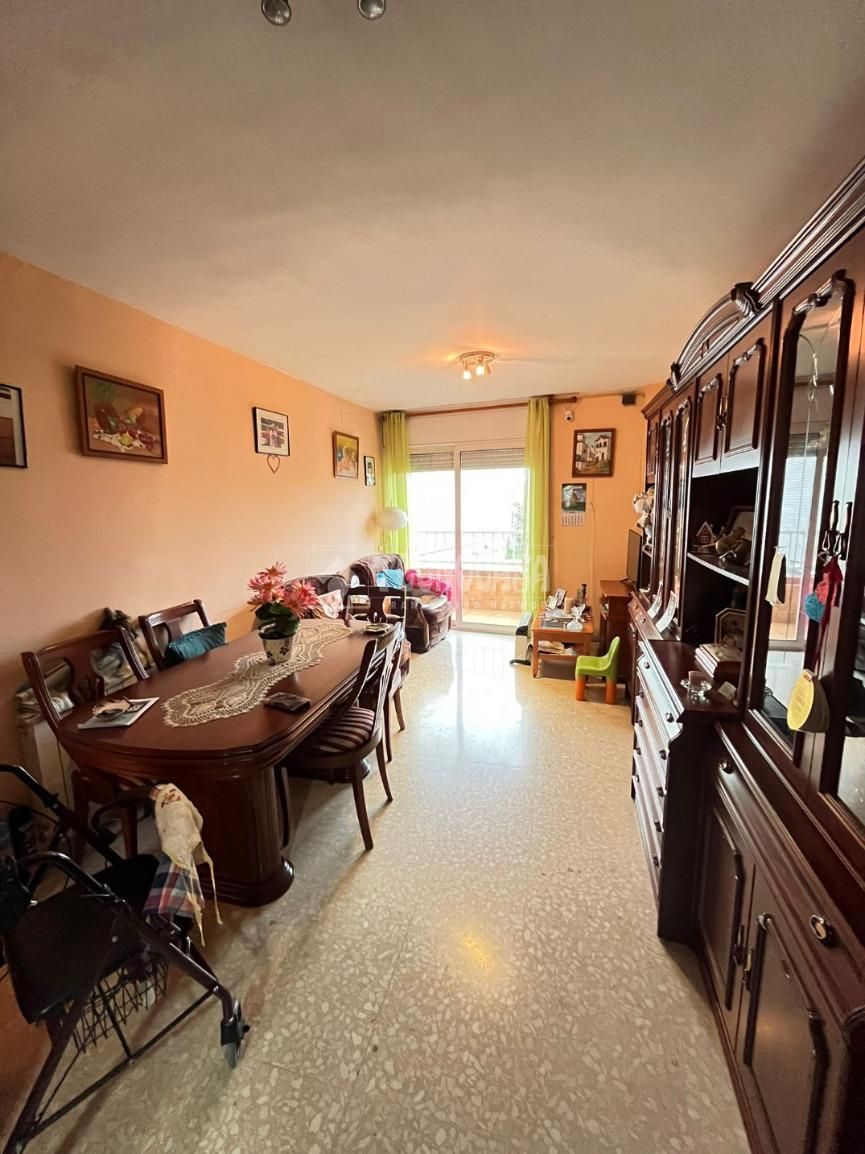 Sala de estar de Piso en venta en  Barcelona Capital con Balcón