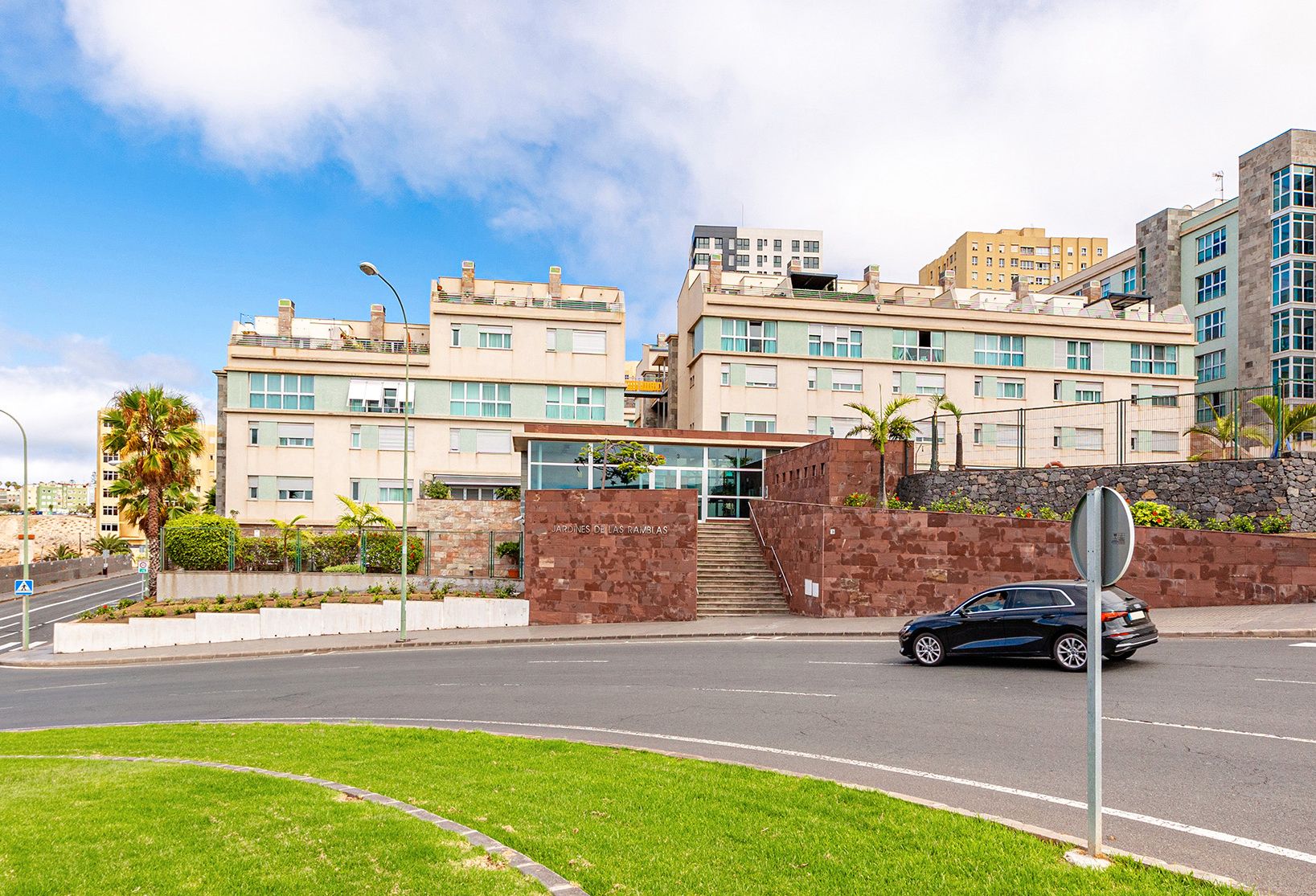 Vista exterior de Dúplex en venda en Las Palmas de Gran Canaria amb Terrassa i Piscina comunitària
