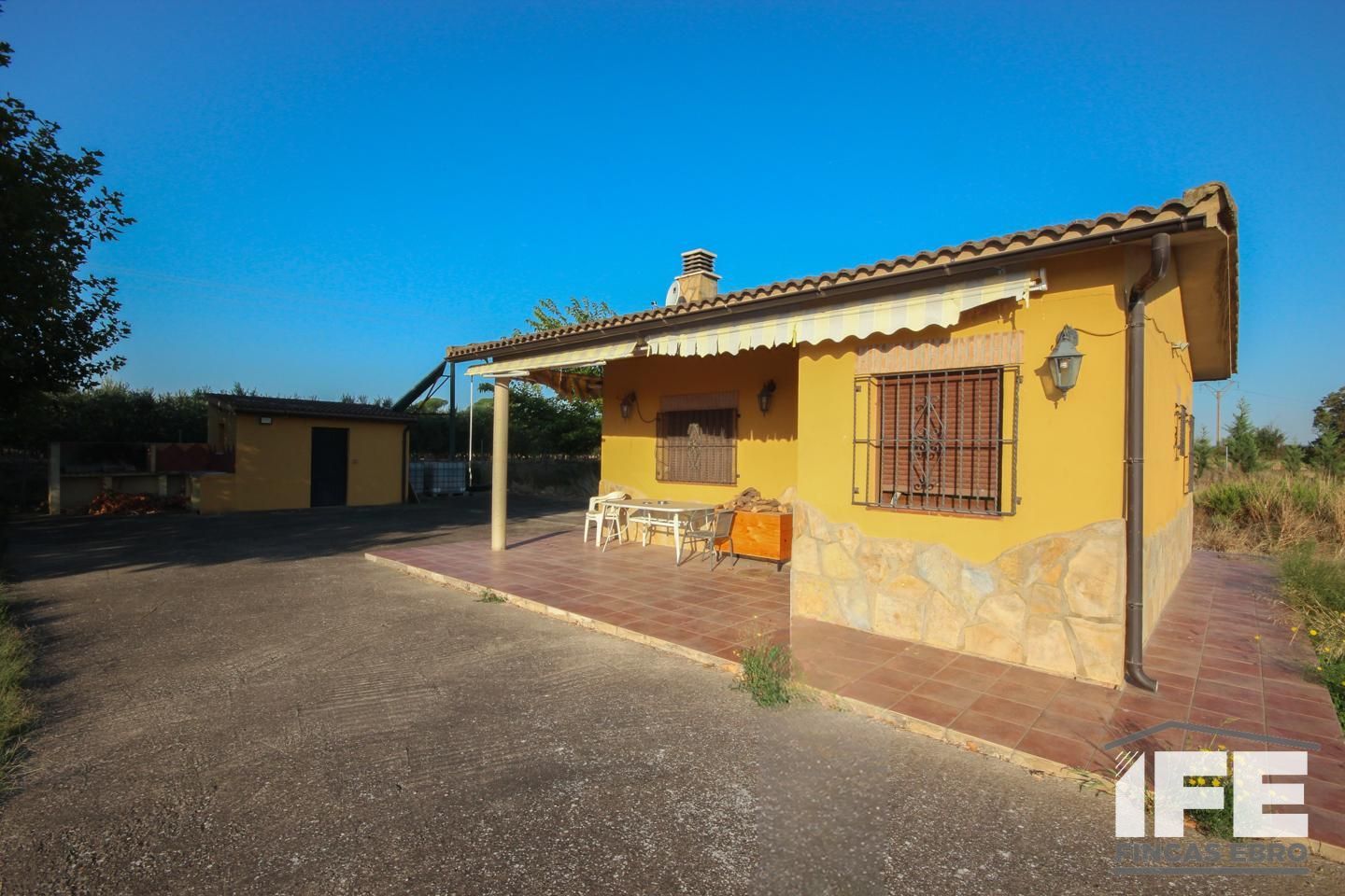 Vista exterior de Finca rústica en venda en Corella amb Jardí privat