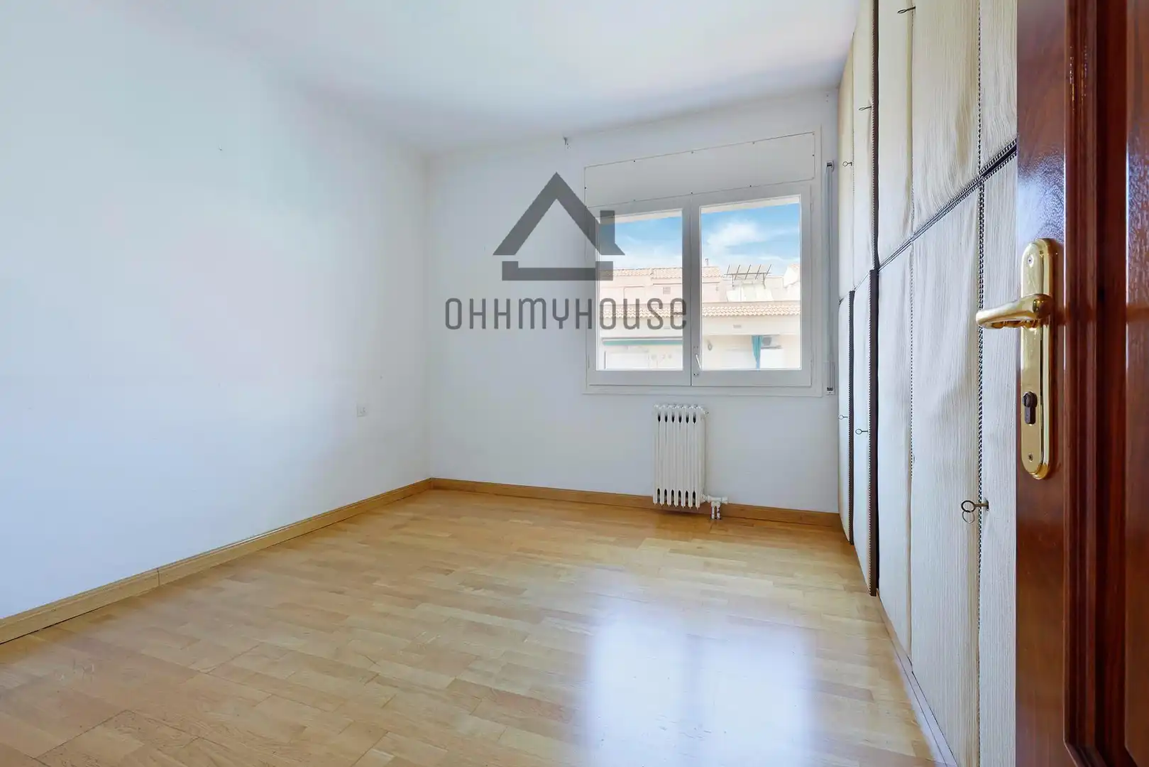 Dormitori de Apartament en venda en Barcelona amb Calefacció, Parquet i Terrassa