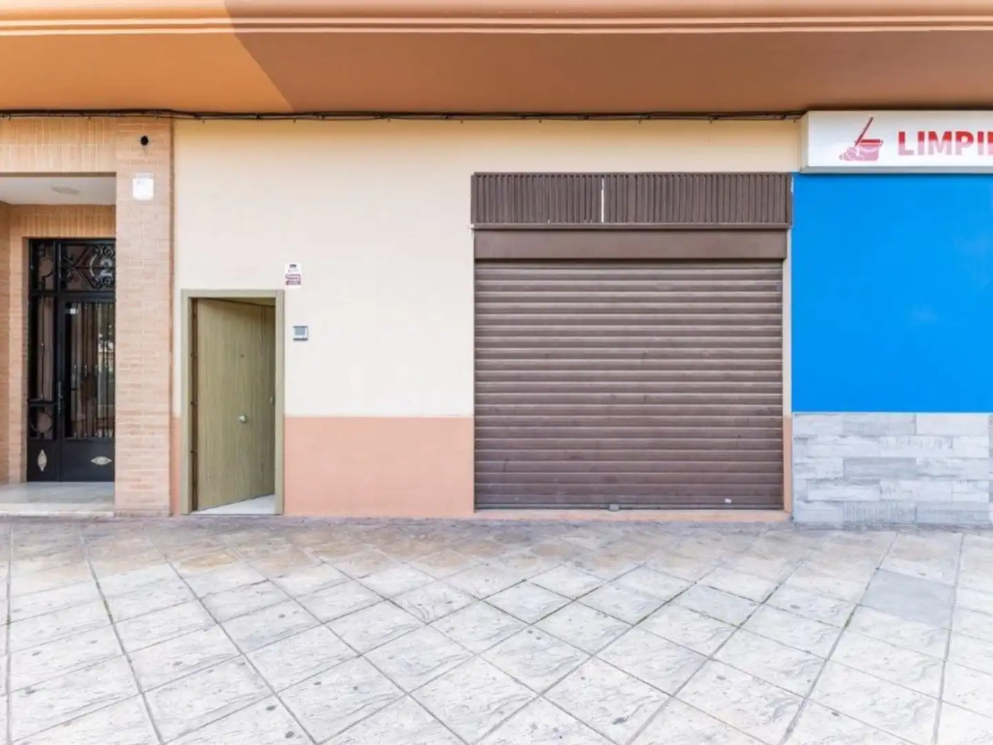 Local en venta en Tavernes Blanques con Aire acondicionado