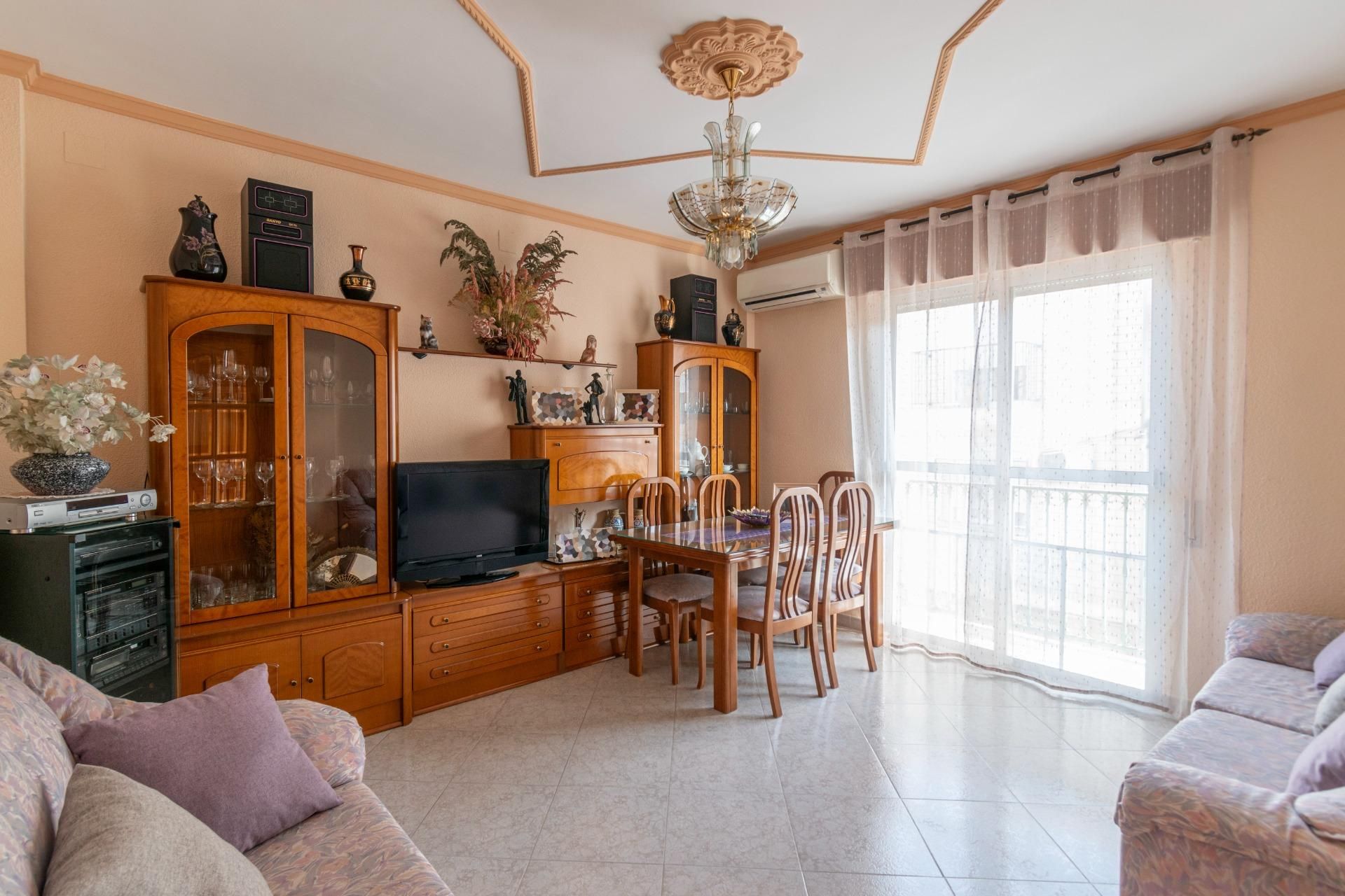 Sala d'estar de Casa adosada en venda en Salar amb Aire condicionat, Terrassa i Traster