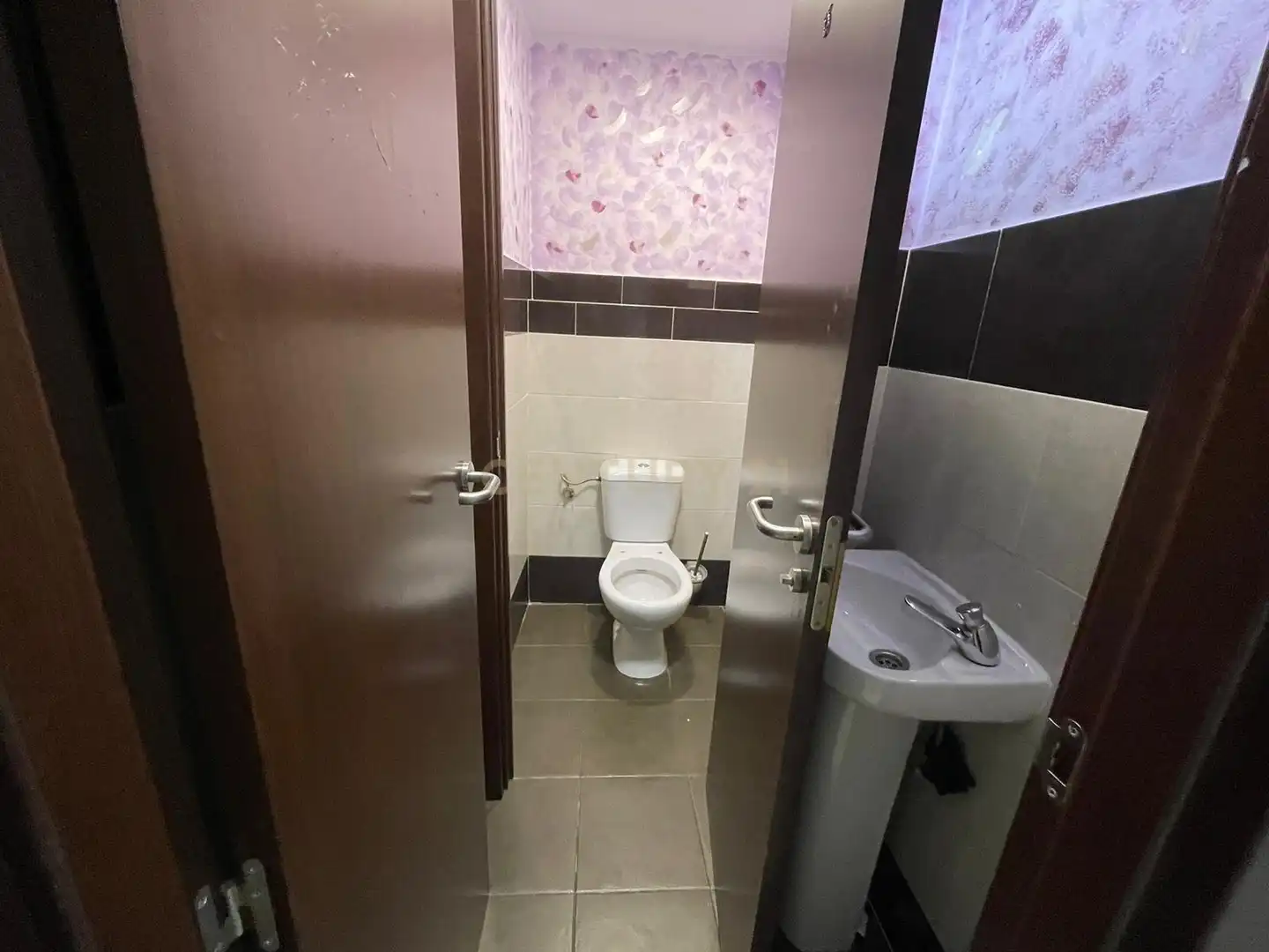 Baño de Local en venta en Majadahonda con Aire acondicionado