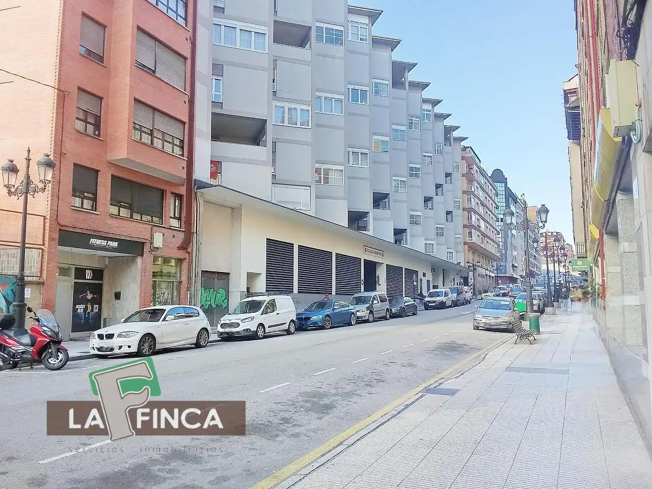 Vista exterior de Pis en venda en Oviedo  amb Calefacció i Parquet