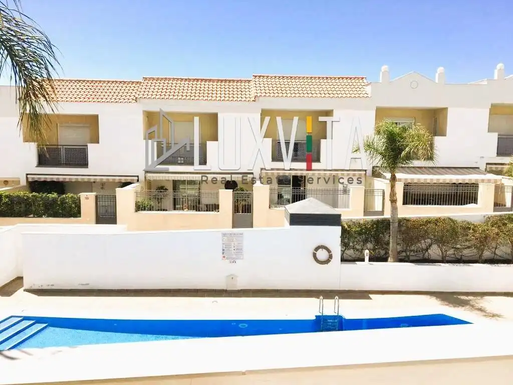 Vista exterior de Casa adosada en venta en Adeje con Aire acondicionado, Jardín privado y Terraza