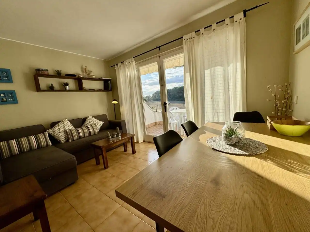 Sala de estar de Piso en venta en Palafrugell con Calefacción, Terraza y Amueblado