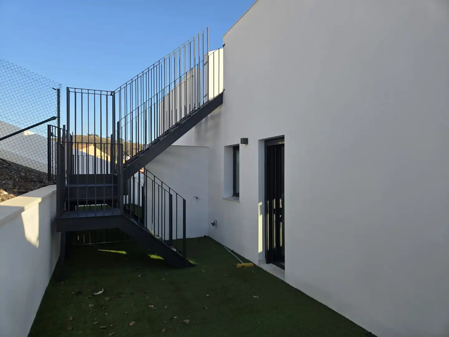 Vista exterior de Casa o xalet en venda en Málaga amb Aire condicionat, Terrassa i Piscina