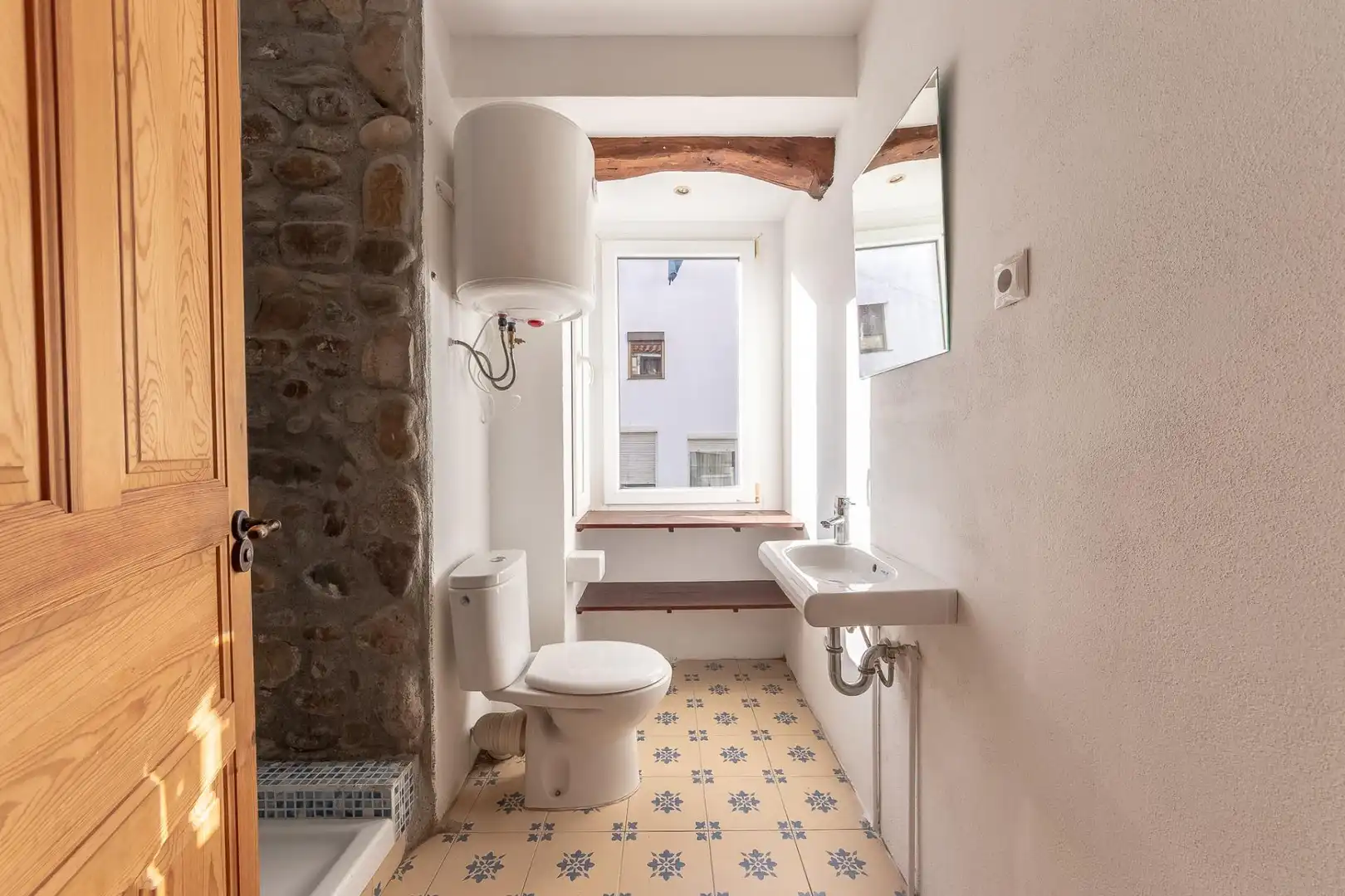 Baño de Piso en venta en Bermeo con Calefacción y Terraza