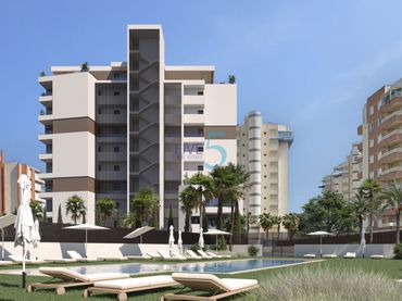 Pis amb piscina en venda a Puerto Deportivo