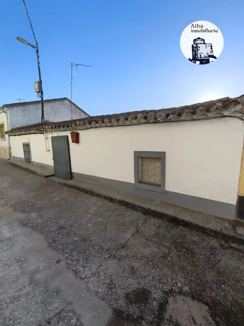 Exterior view of Country homes for sale in Larrodrigo, Salamanca