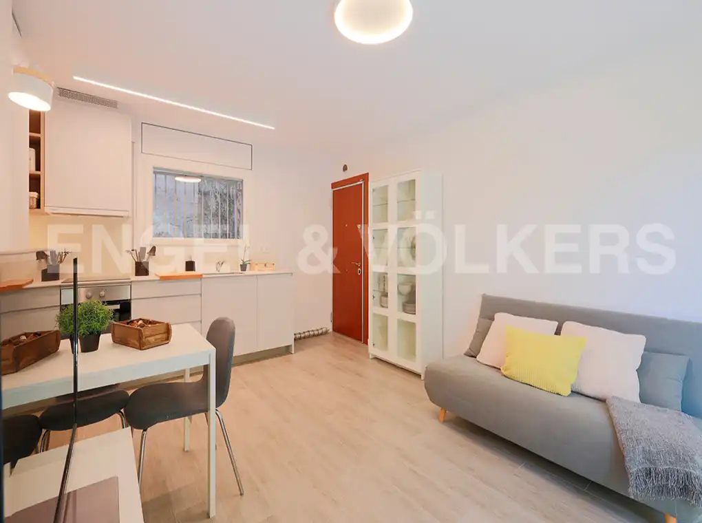 Sala de estar de Piso de alquiler en Barcelona con Aire acondicionado, Calefacción y Jardín privado