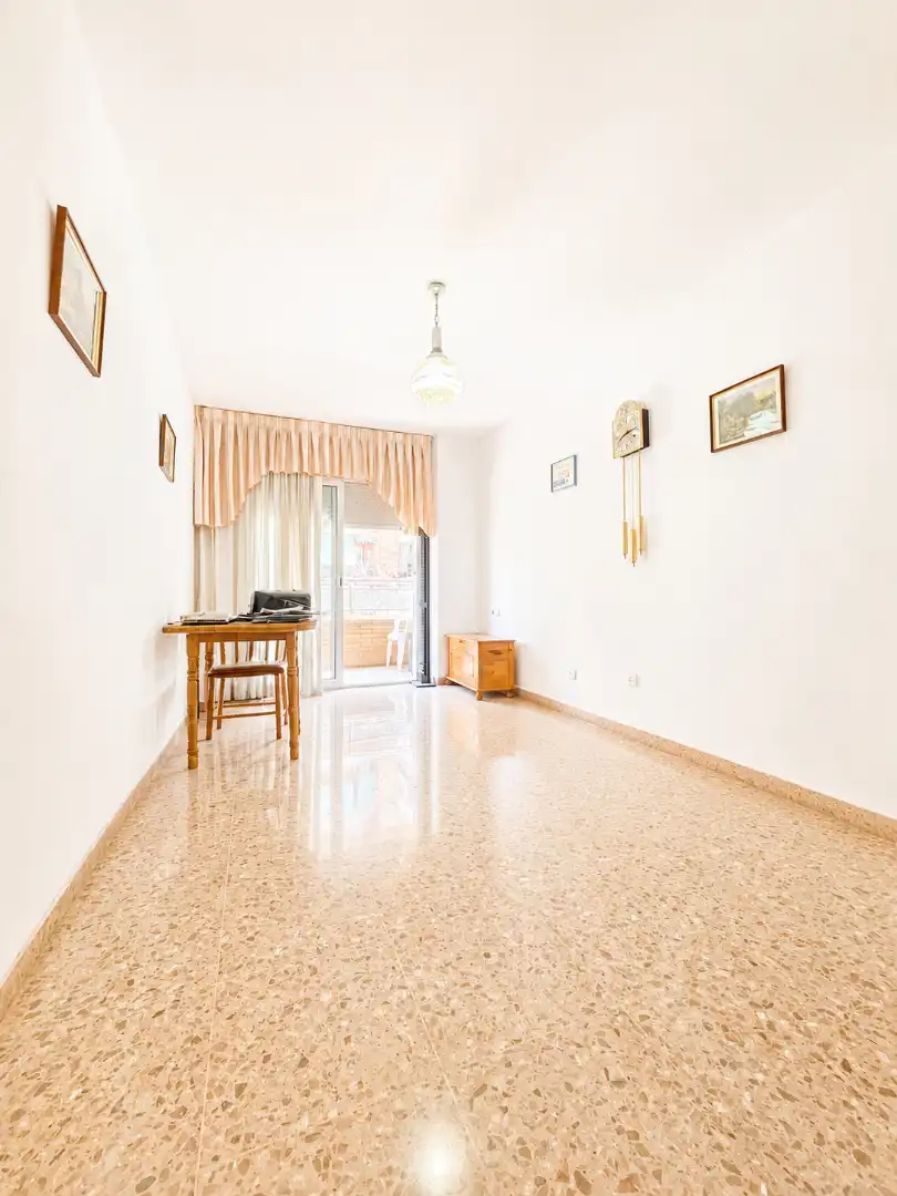 Sala d'estar de Pis en venda en Cerdanyola del Vallès amb Aire condicionat, Calefacció i Balcó