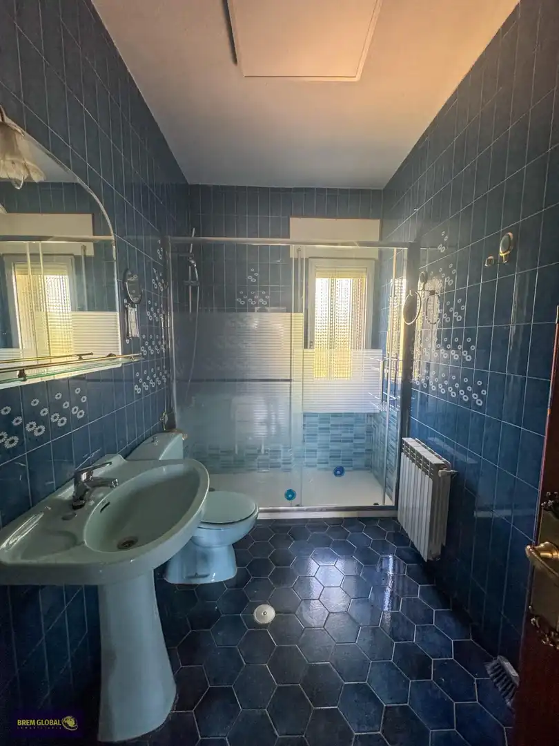 Baño de Casa o chalet en venta en Buitrago del Lozoya con Calefacción, Jardín privado y Trastero
