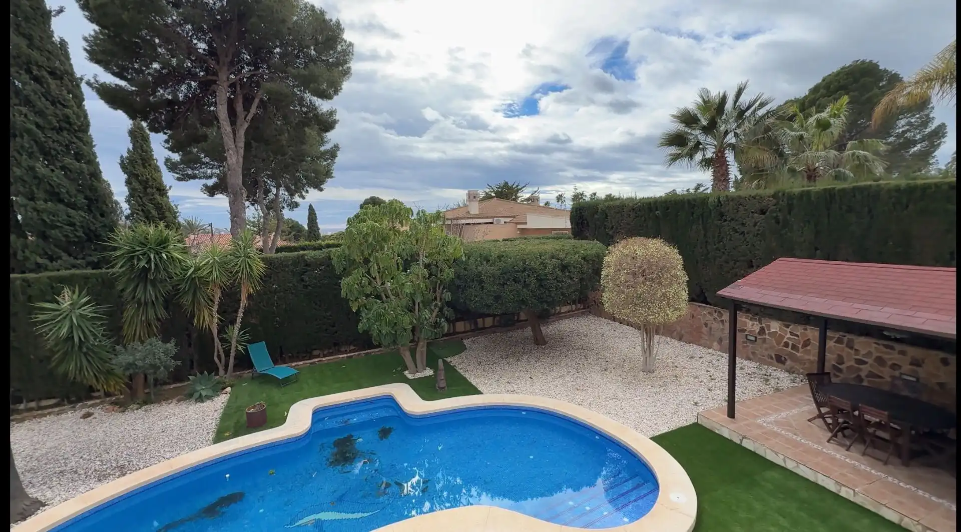 Casa con piscina in vendita a Urbanizaciones