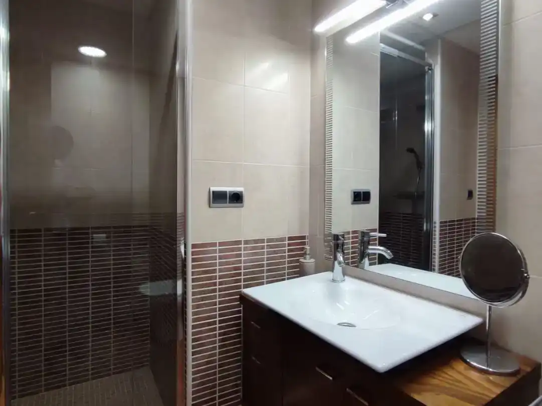 Badezimmer von Wohnung zum Verkauf in Tavernes de la Valldigna mit Klimaanlage und Balkon