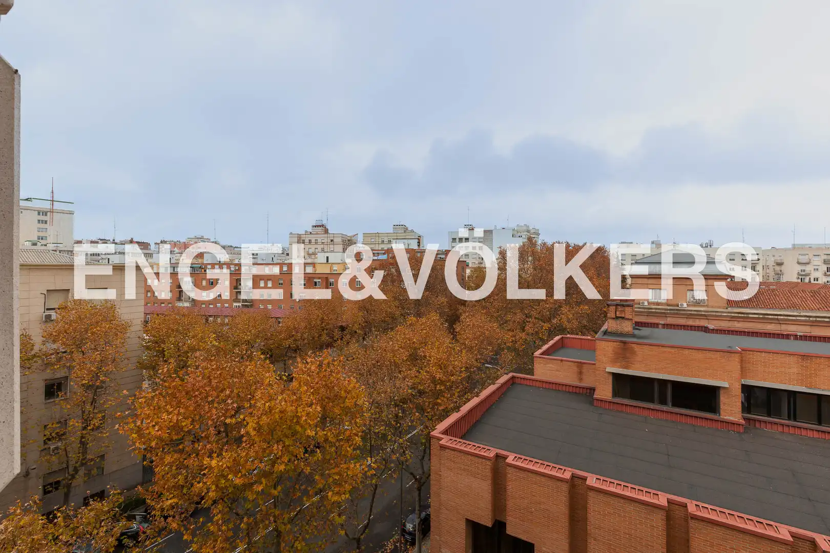 Vista exterior de Piso de alquiler en Madrid con Aire acondicionado, Calefacción y Parquet