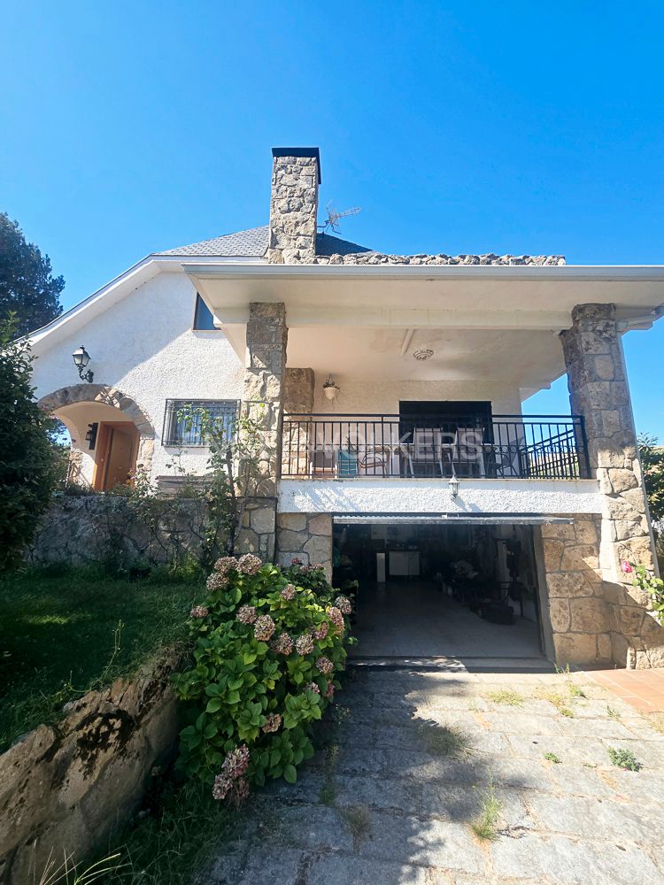 Exterior view of House or chalet to rent in Becerril de la Sierra  with Heating, Private garden and Parquet flooring