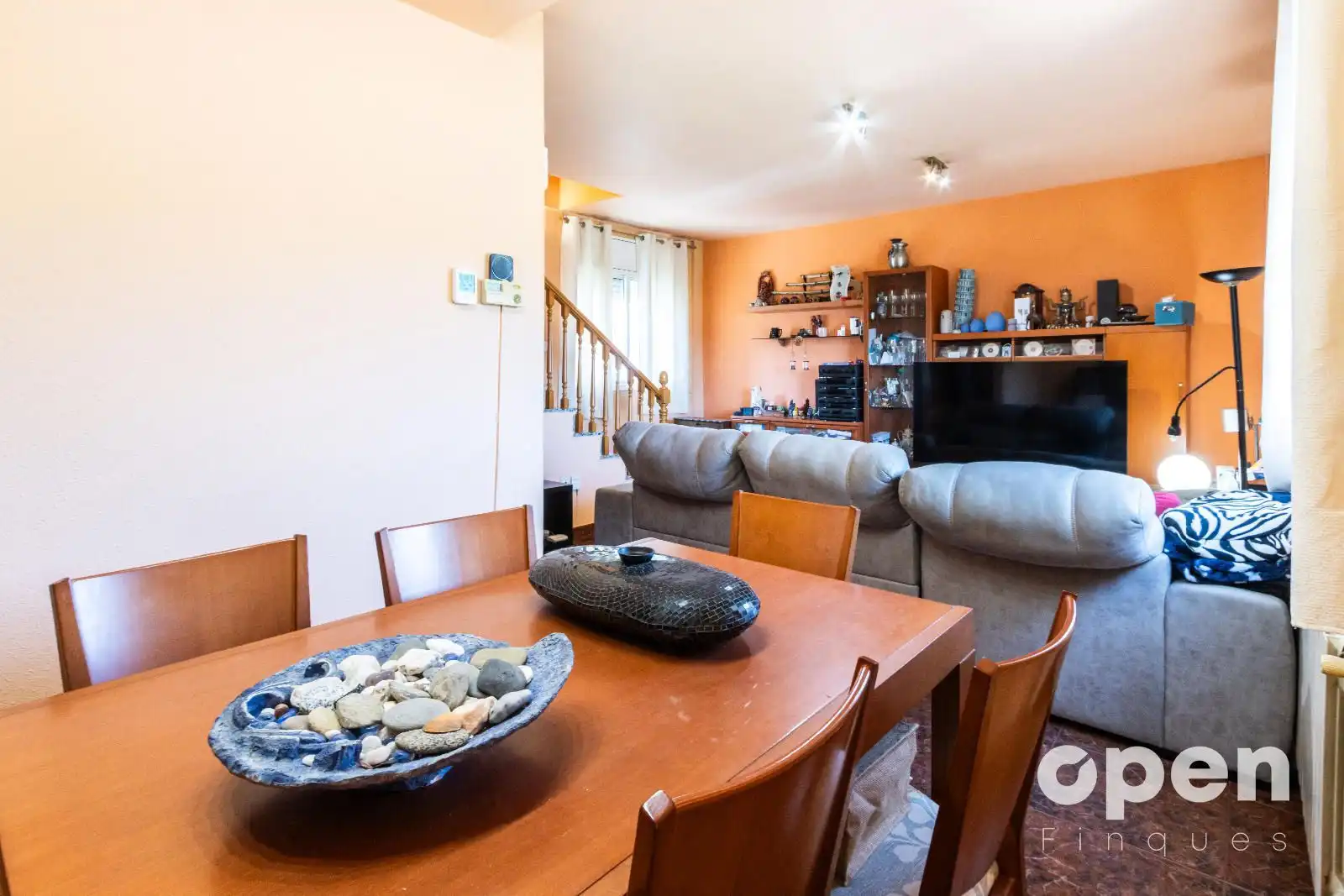 Sala d'estar de Casa adosada en venda en Terrassa amb Aire condicionat, Calefacció i Terrassa