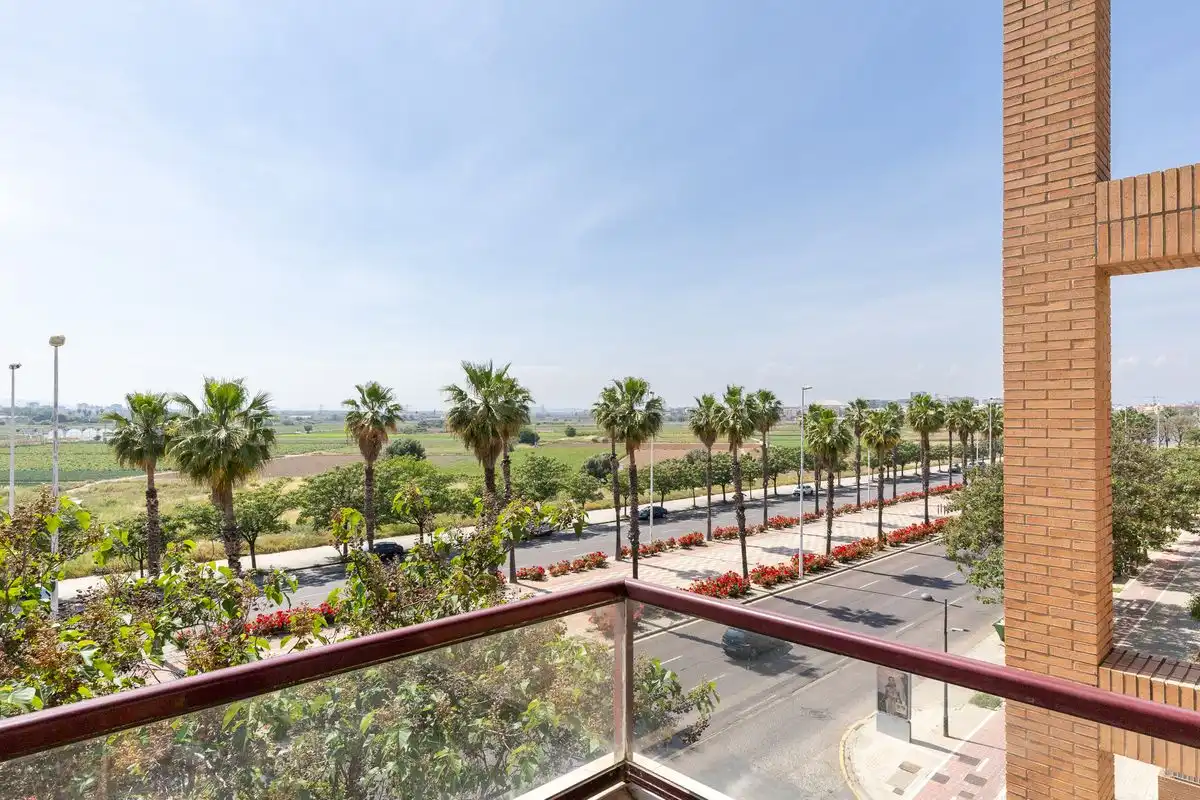 Vista exterior de Piso en venta en Valencia con Aire acondicionado, Calefacción y Jardín privado