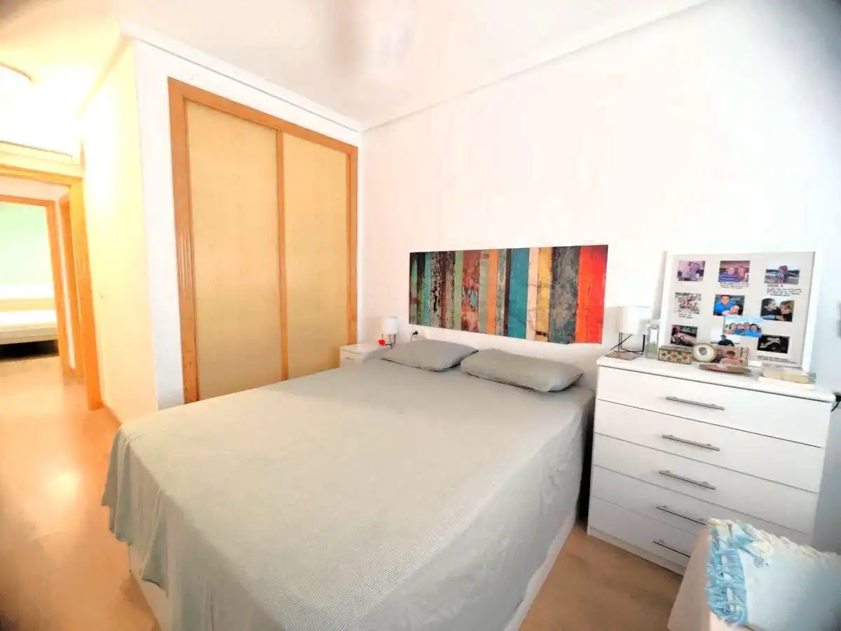 Habitación de Casa adosada de alquiler en Santa Pola con Aire acondicionado, Calefacción y Parquet