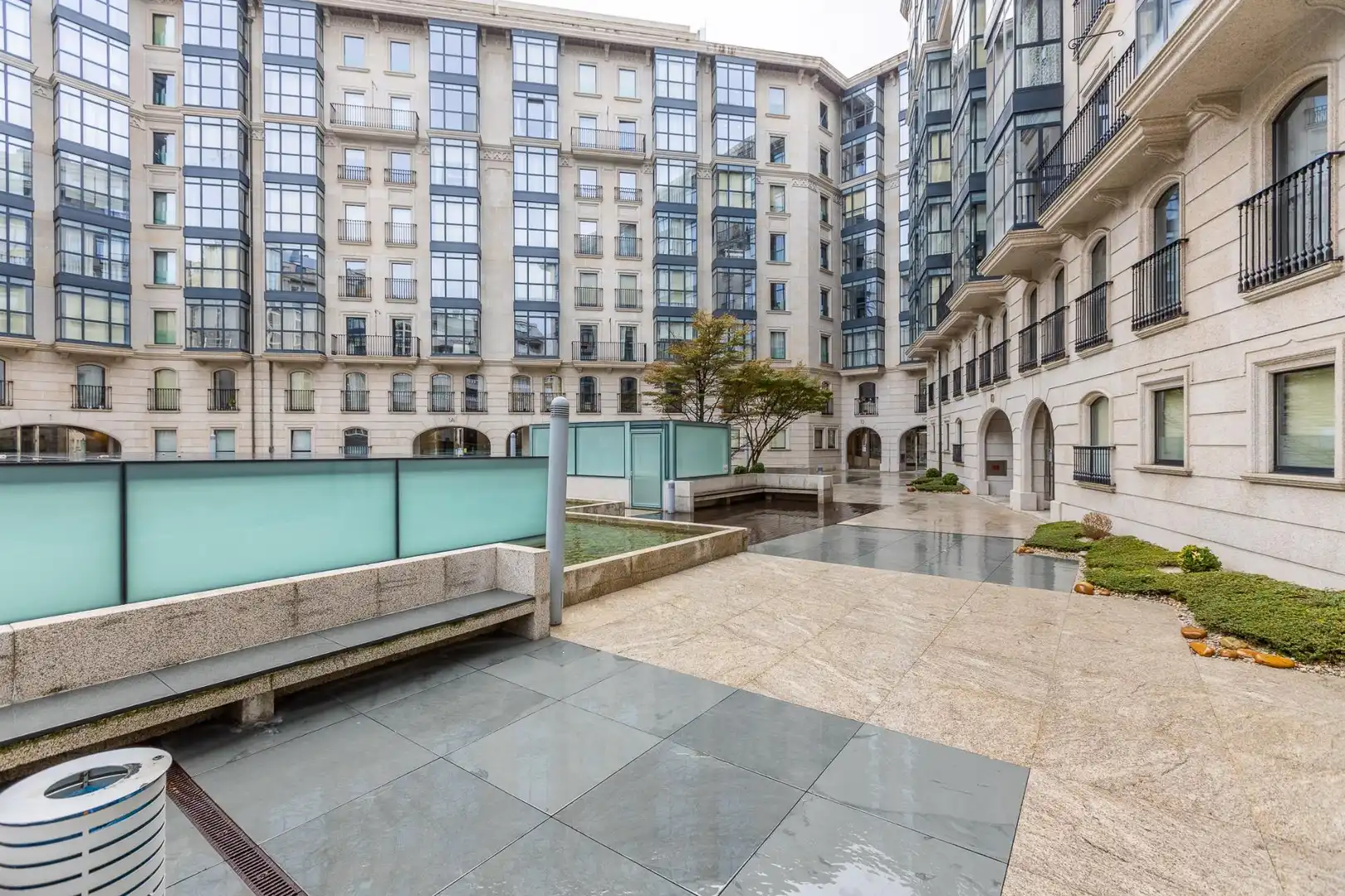 Terraza de Piso en venta en A Coruña Capital  con Calefacción, Jardín privado y Trastero