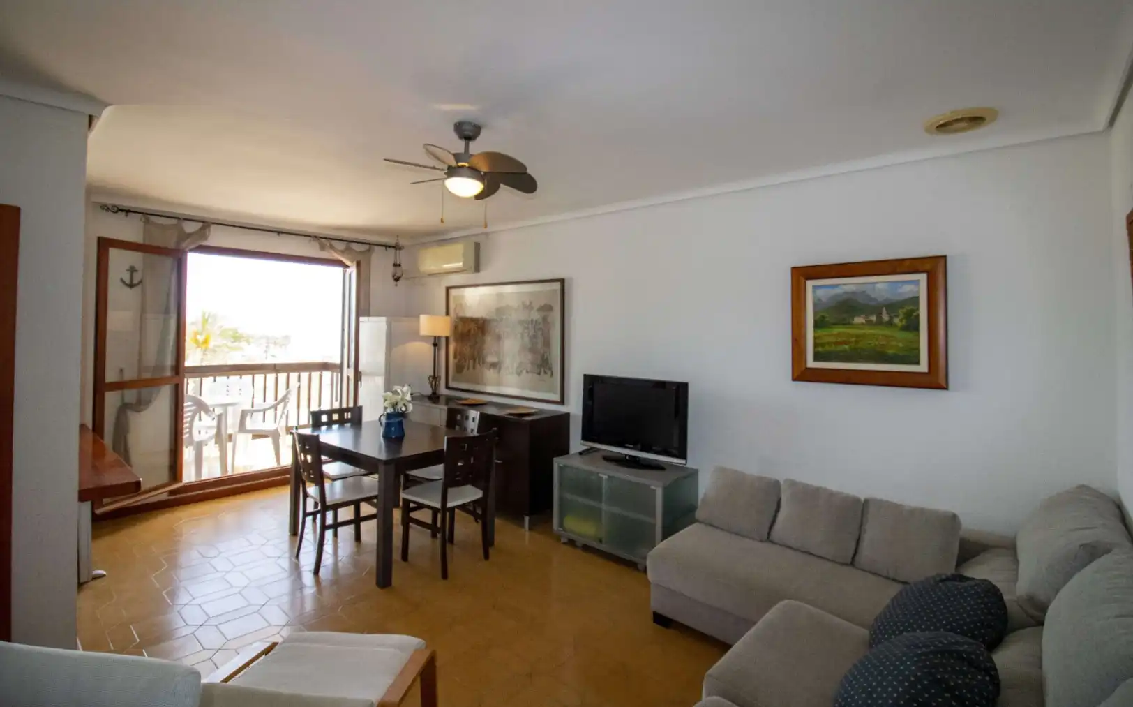 Sala de estar de Apartamento en venta en Alcalà de Xivert con Terraza, Amueblado y Internet