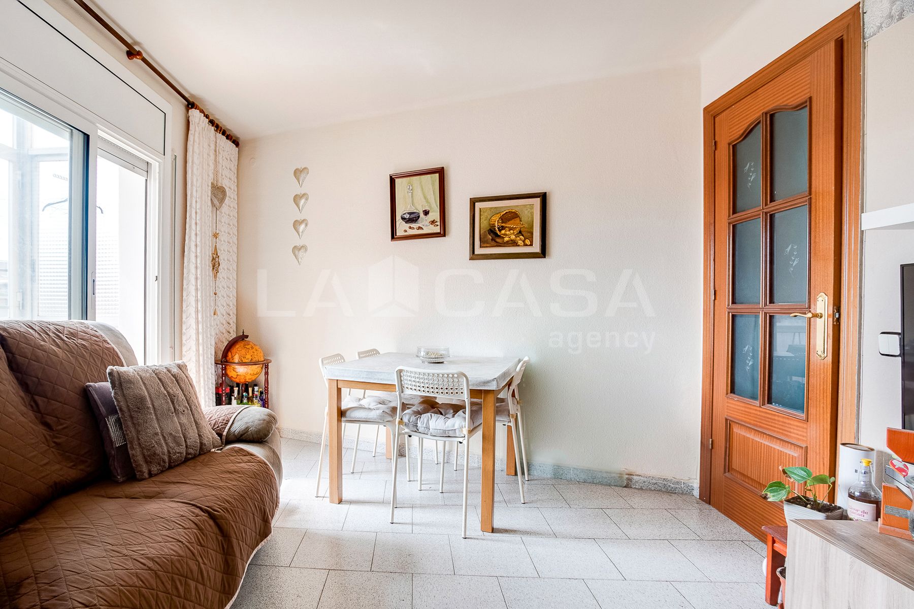Living room of Flat for sale in  Barcelona Capital  with Balcony