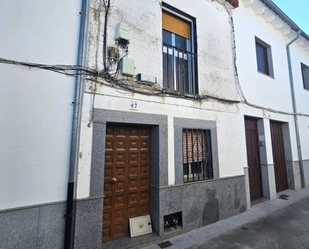 Vista exterior de Casa adosada en venda en Dos Torres amb Terrassa