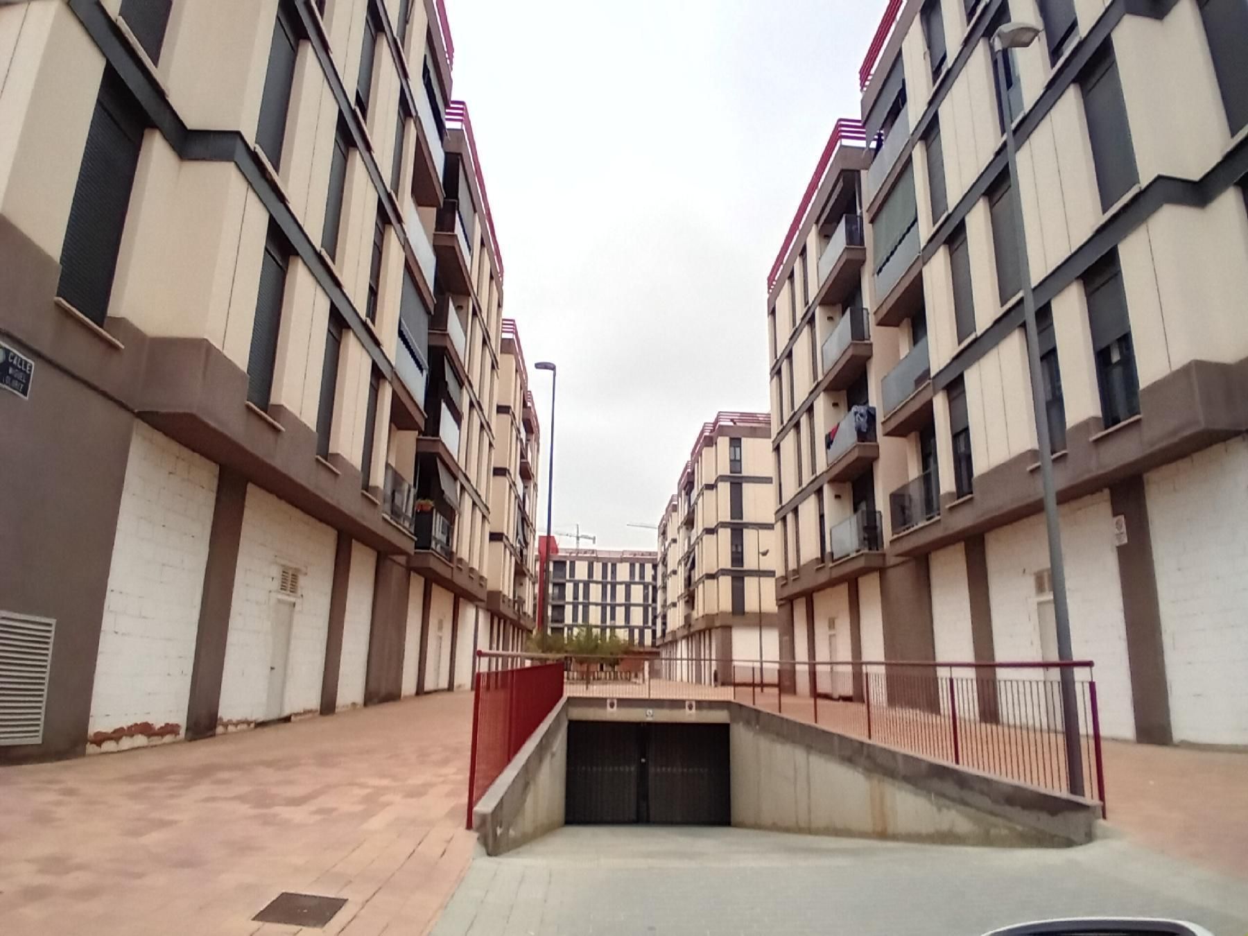 Vista exterior de Local en venda en Lorca