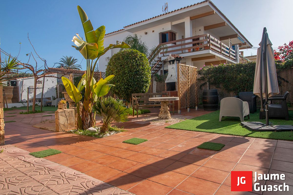 Garden of House or chalet for sale in Torredembarra  with Air Conditioner, Heating and Private garden
