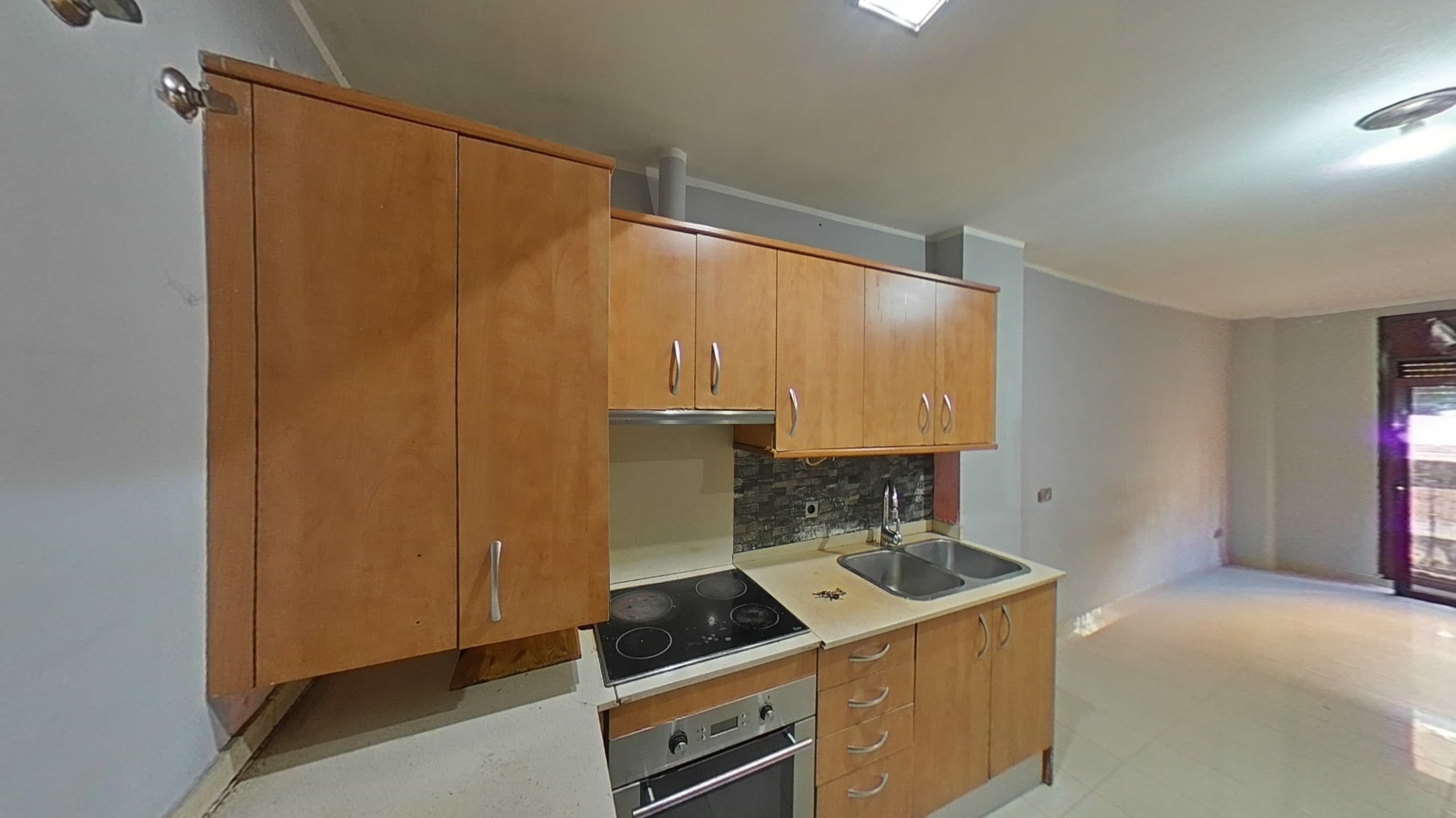 Kitchen of Flat for sale in Manresa  with Balcony