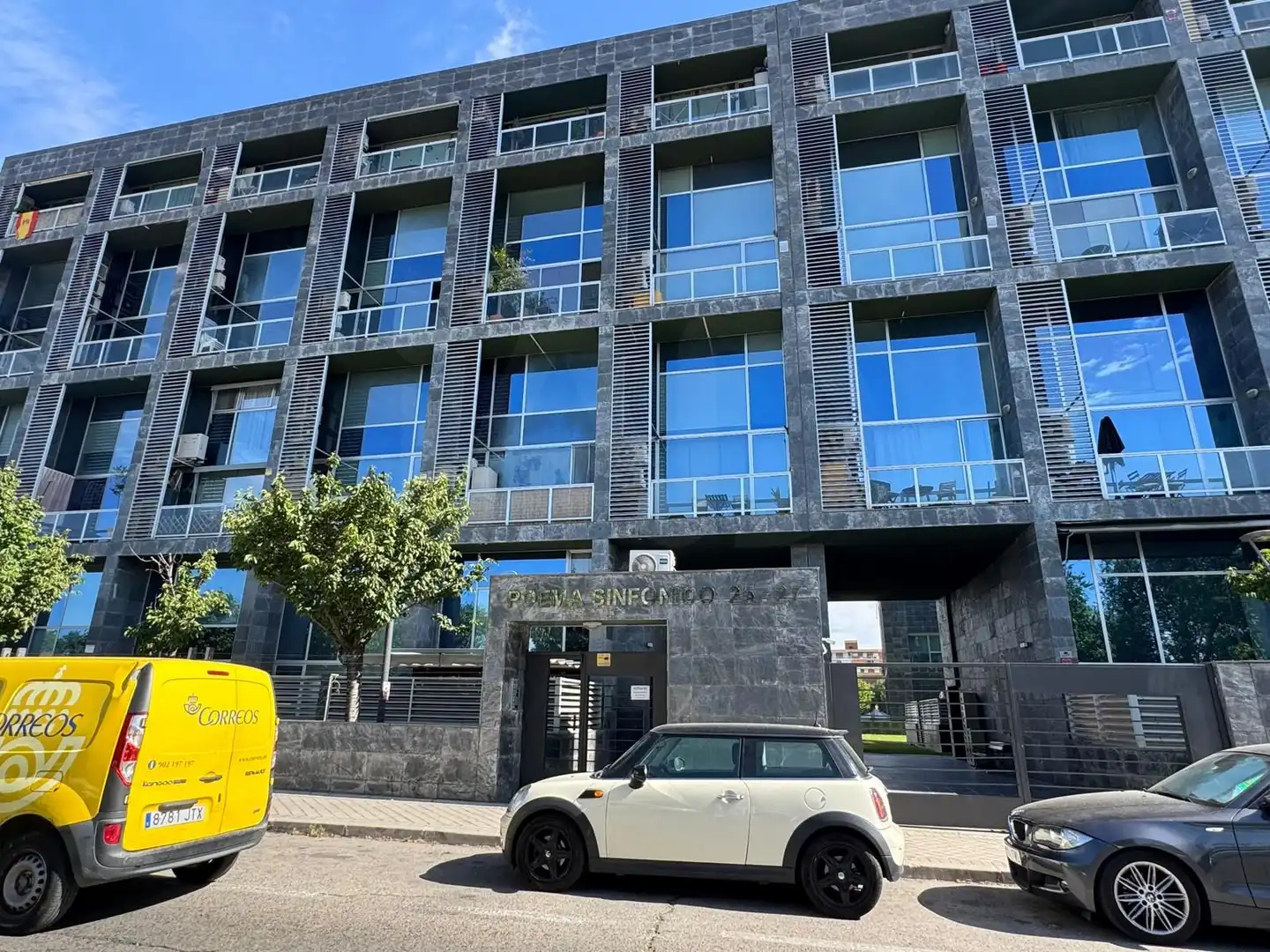 Exterior view of Garage for sale in Madrid