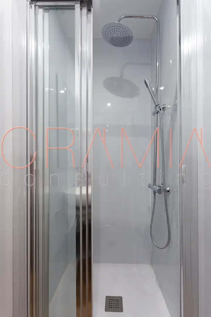 Baño de Piso en venta en L'Hospitalet de Llobregat con Terraza, Horno y Balcón