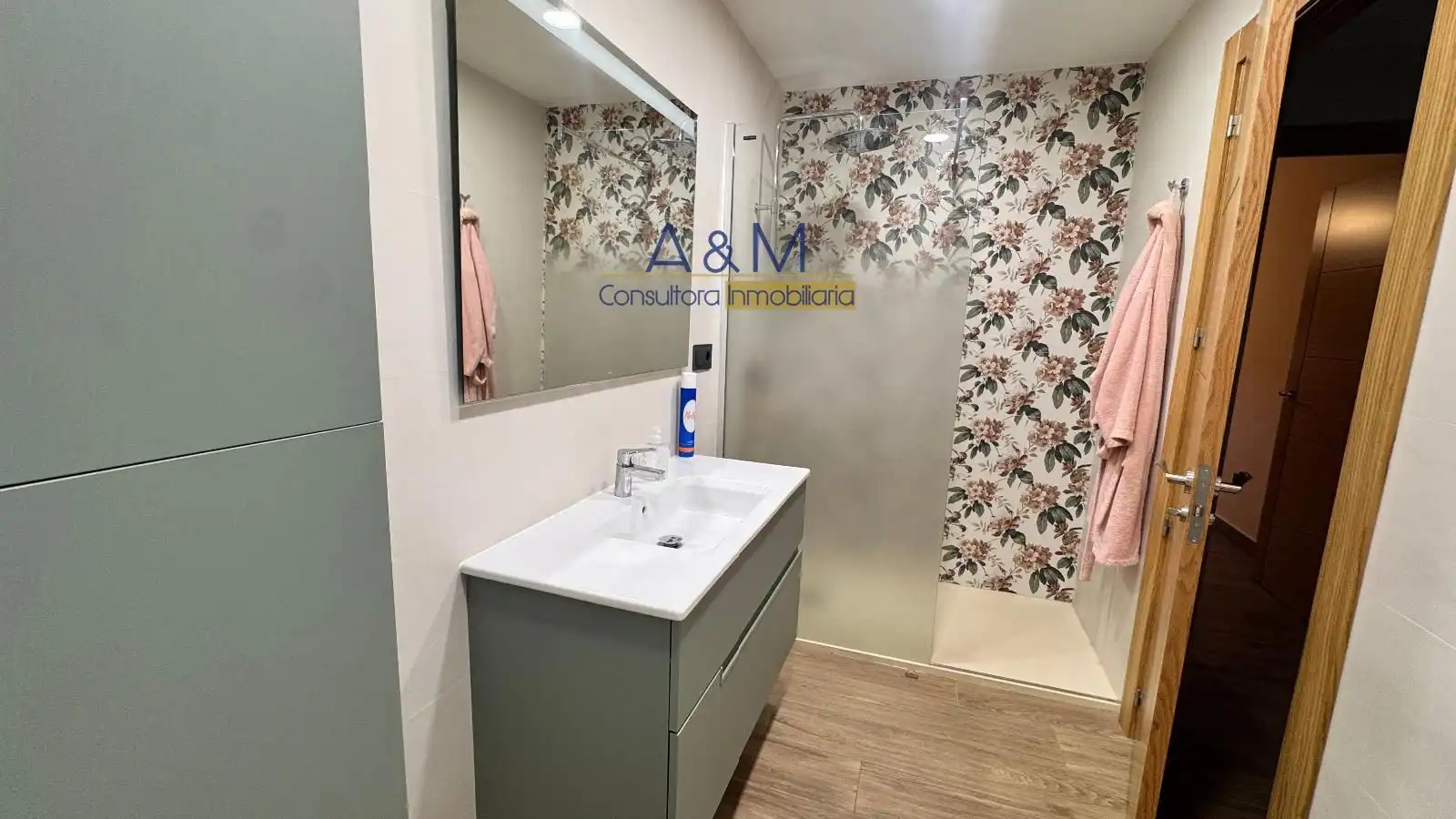 Baño de Piso de alquiler en Valladolid con Calefacción, Terraza y Trastero