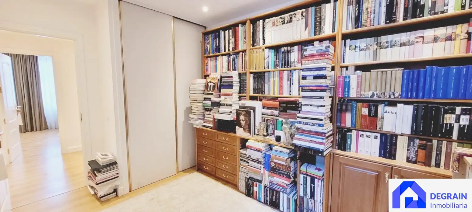 Bedroom of Flat for sale in Oviedo   with Heating