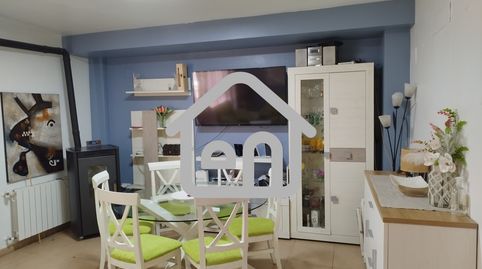 Foto 5 de Casa adosada en venta en Calle Camporrobles, Requena, Valencia