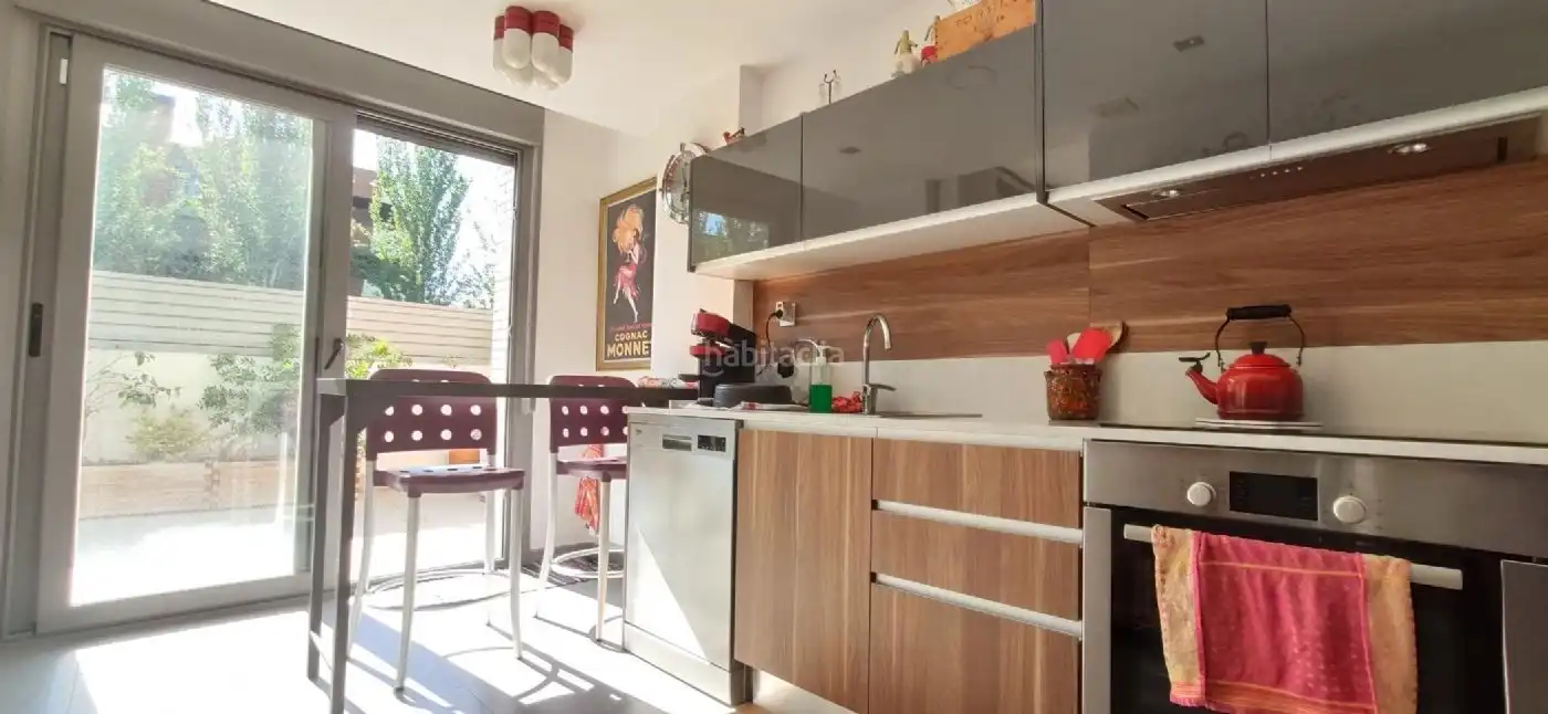 Erdgeschosswohnung mit Garten zum Verkauf in Carrer Enric Roca Peralta 12